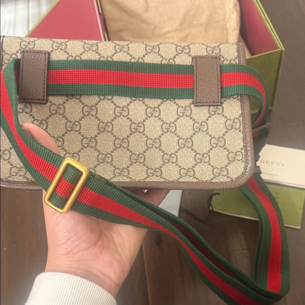 Gucci waist bag GG Supreme belt bag - Picture 3 of 5